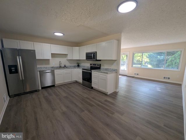 6327 WILLOWOOD LN, Alexandria, VA 22310