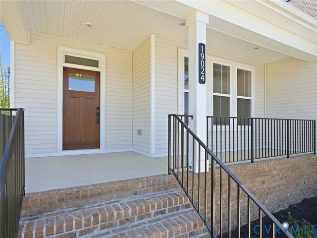 19024 Palisades Rdg, Moseley, VA 23120