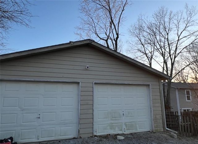 308 E Ottawa Street, Paola, KS 66071
