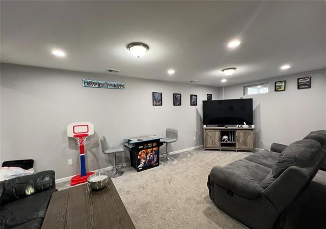 308 E Ottawa Street, Paola, KS 66071