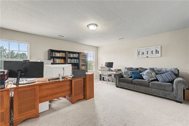 6401 S 50Th Street, Rogers, AR 72758
