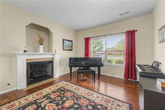 6401 S 50Th Street, Rogers, AR 72758