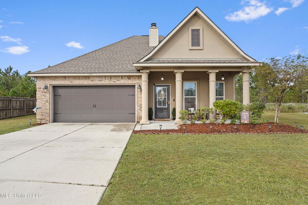 485 Palm Breeze Drive, Ocean Springs, MS 39564