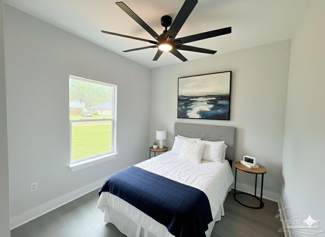 2942 N 14th Ave, Milton, FL 32583