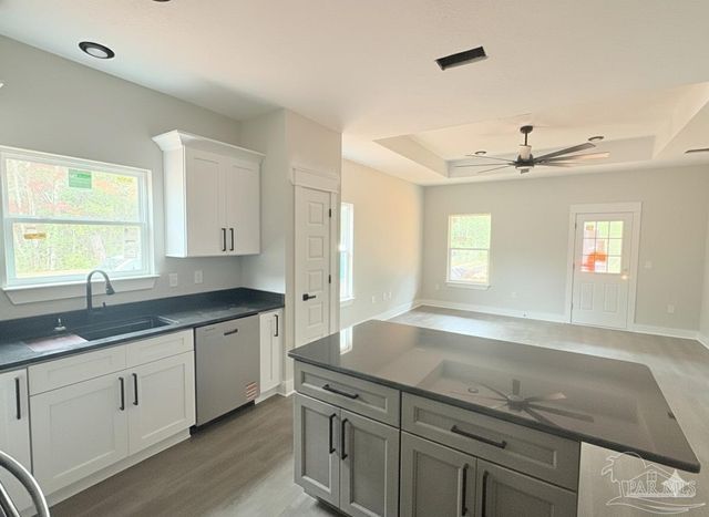 2942 N 14th Ave, Milton, FL 32583