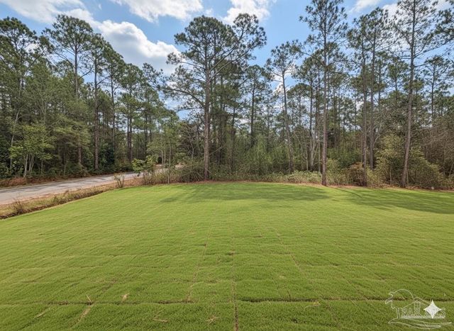 2942 N 14th Ave, Milton, FL 32583