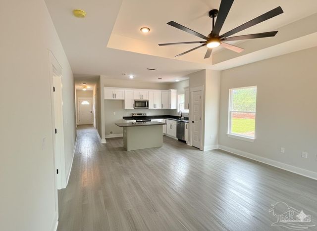 2942 N 14th Ave, Milton, FL 32583