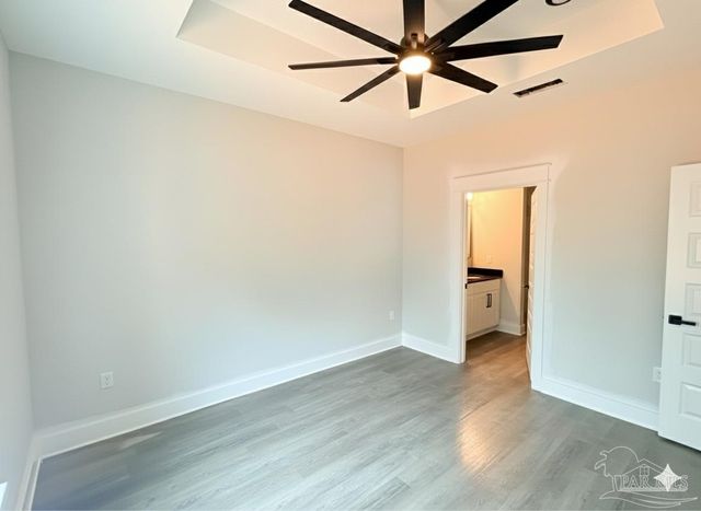 2942 N 14th Ave, Milton, FL 32583