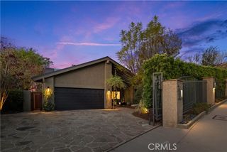 4556 Poe Avenue, Woodland Hills (los Angeles), CA 91364