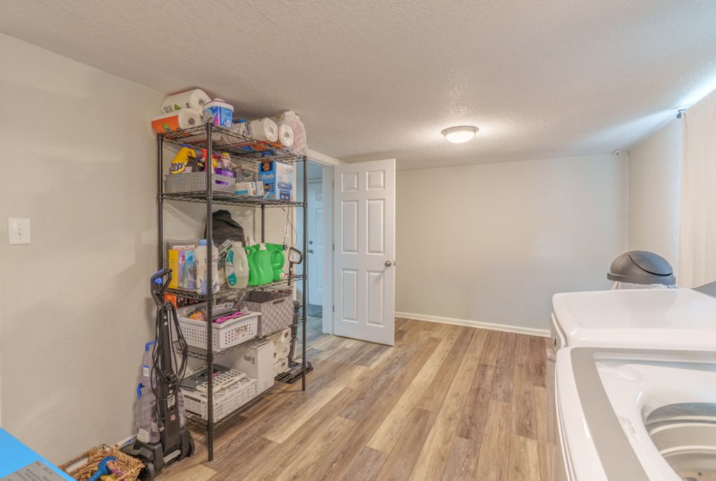 Image 27 of property listing at 813 Apricot Avenue, Mt Vernon, IL 62864