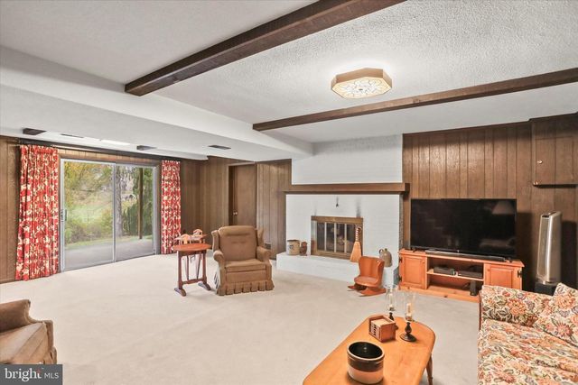 114 LEXINGTON RD, York, PA 17402