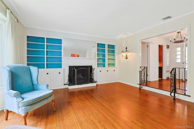 12 E Wheeler Place E, West Nyack, NY 10994