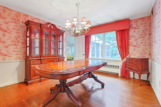 12 E Wheeler Place E, West Nyack, NY 10994