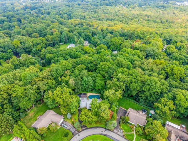 12 E Wheeler Place E, West Nyack, NY 10994