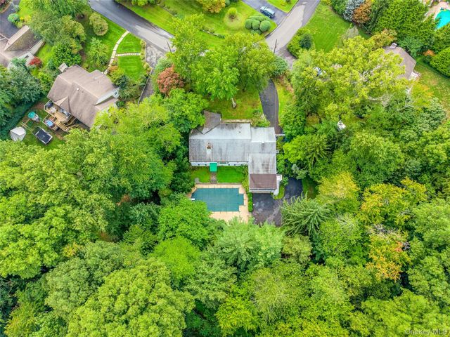 12 E Wheeler Place E, West Nyack, NY 10994
