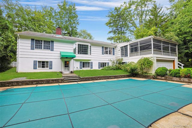 12 E Wheeler Place E, West Nyack, NY 10994