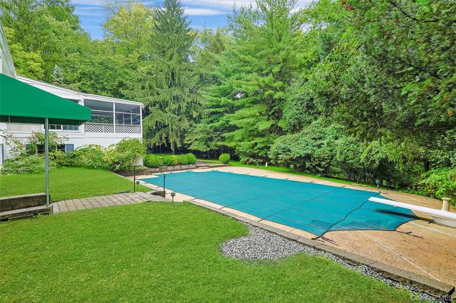 12 E Wheeler Place E, West Nyack, NY 10994