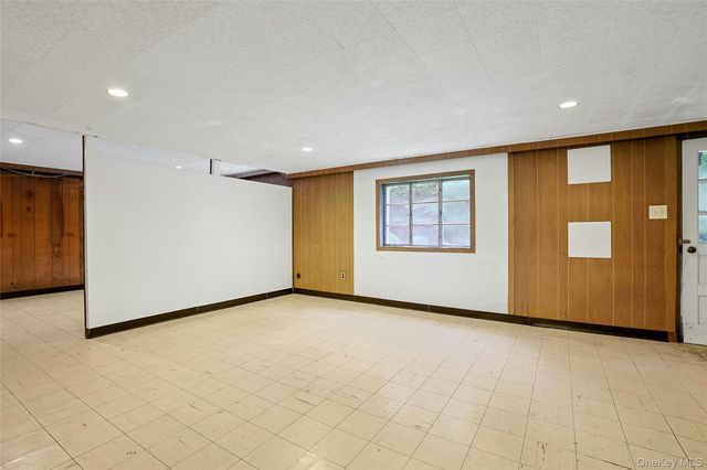 12 E Wheeler Place E, West Nyack, NY 10994