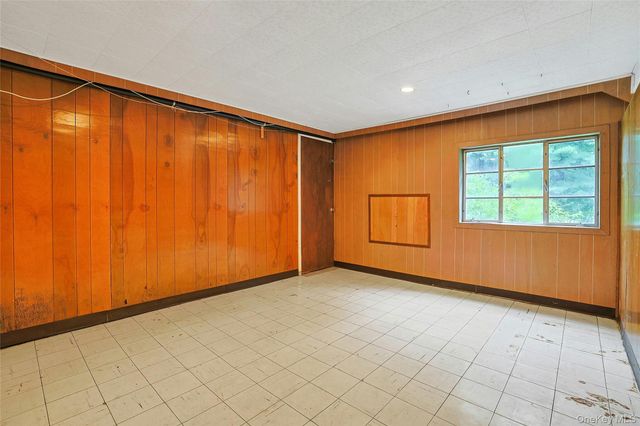 12 E Wheeler Place E, West Nyack, NY 10994