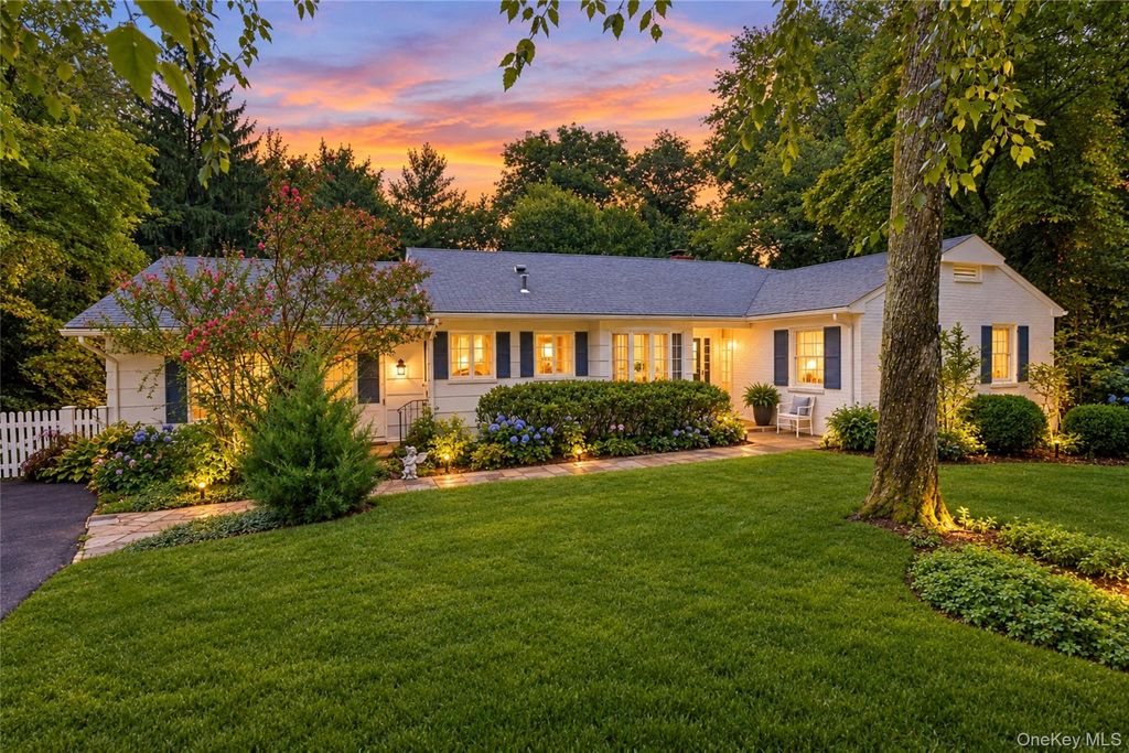 12 E Wheeler Place E, West Nyack, NY 10994 — exterior