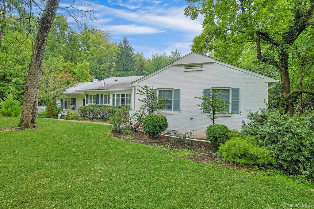 12 E Wheeler Place E, West Nyack, NY 10994 — photo 2