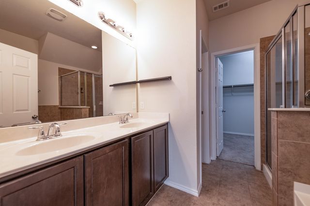 305 Talon Grasp TRL, Leander, TX 78641