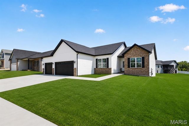 1227 Ole Town Bridge Drive, O'fallon, IL 62269