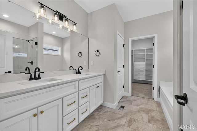 1227 Ole Town Bridge Drive, O'fallon, IL 62269