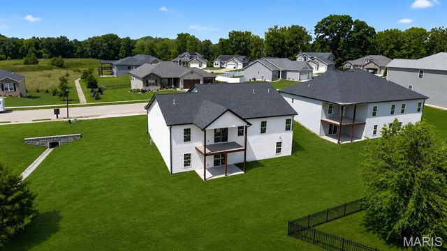 1227 Ole Town Bridge Drive, O'fallon, IL 62269