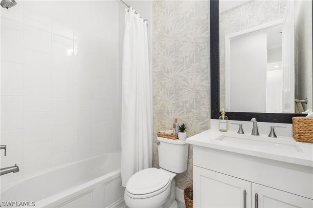 7281 Saona CT, Naples, FL 34113