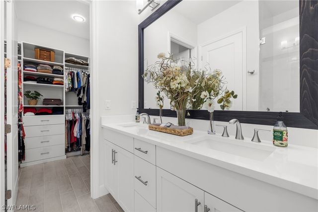 7281 Saona CT, Naples, FL 34113