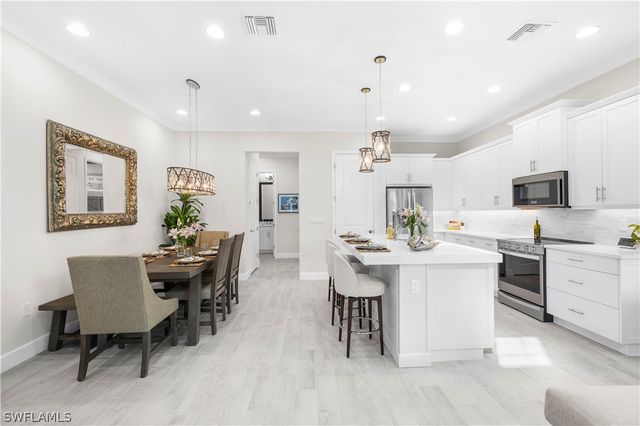 7281 Saona CT, Naples, FL 34113