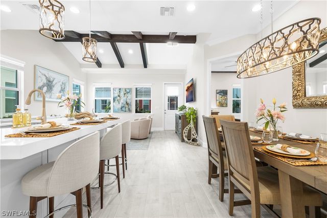 7281 Saona CT, Naples, FL 34113