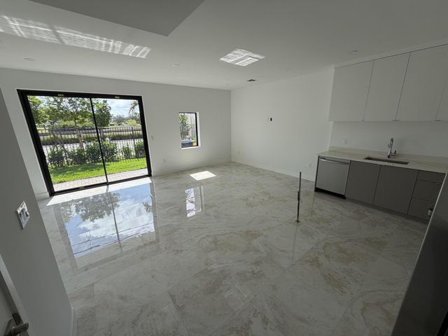 111 NW 15th Court, Pompano Beach, FL 33060