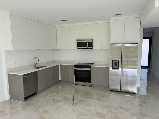 111 NW 15th Court, Pompano Beach, FL 33060