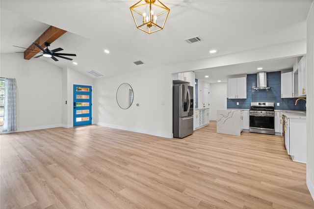 2400 Broken Oak DR, Austin, TX 78745