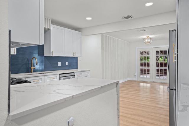 2400 Broken Oak DR, Austin, TX 78745