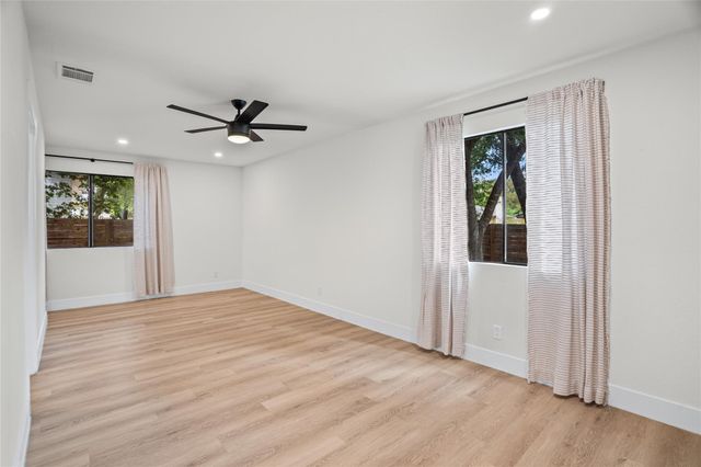 2400 Broken Oak DR, Austin, TX 78745