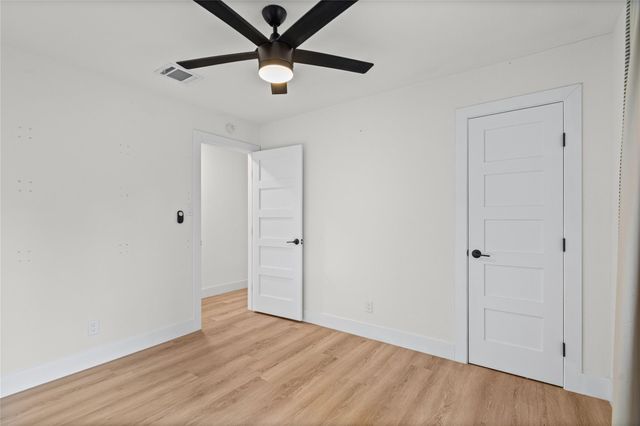 2400 Broken Oak DR, Austin, TX 78745