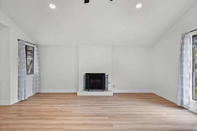 2400 Broken Oak DR, Austin, TX 78745