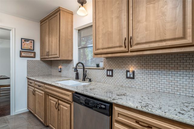 3615 Yorkshire Drive, Arlington, TX 76013