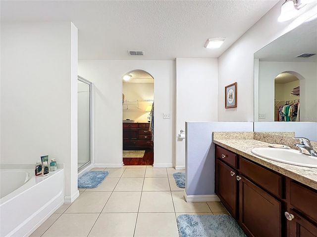 817 LAUREL VIEW WAY, Groveland, FL 34736