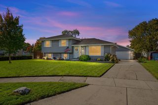 1008 Cambridge Court, Dyer, IN 46311