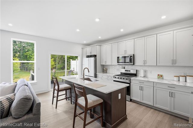 9880 Firwood, Plymouth, MI 48170