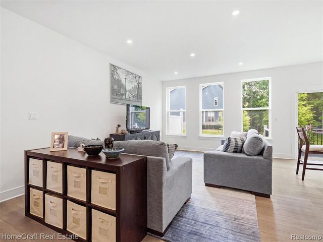 9880 Firwood, Plymouth, MI 48170