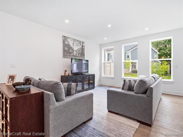 9880 Firwood, Plymouth, MI 48170