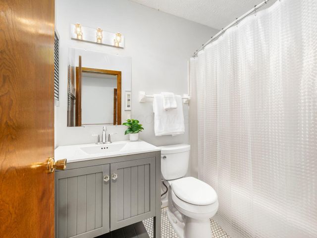 5838 Ulster Drive, Dublin, OH 43016