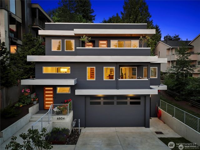 6304 Lakeview Drive, Kirkland, WA 98033