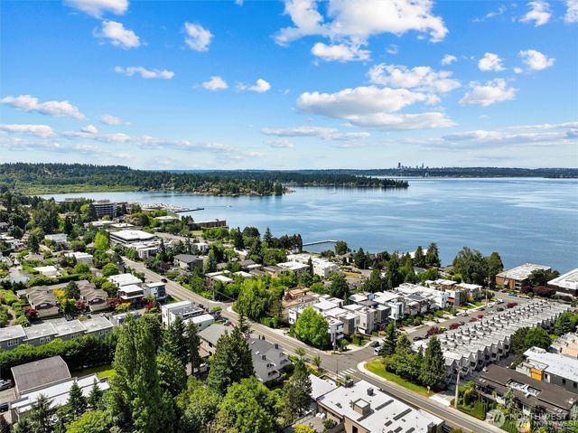 6304 Lakeview Drive, Kirkland, WA 98033