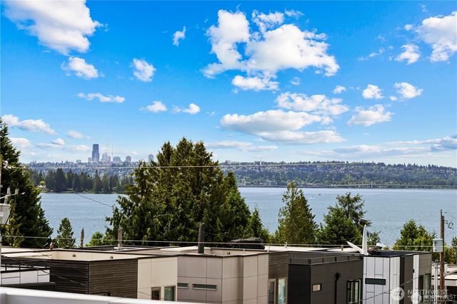 6304 Lakeview Drive, Kirkland, WA 98033